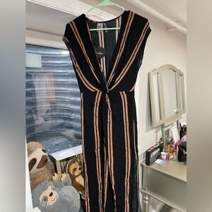 Lulu's Elegant Black and Tan Midi Dress